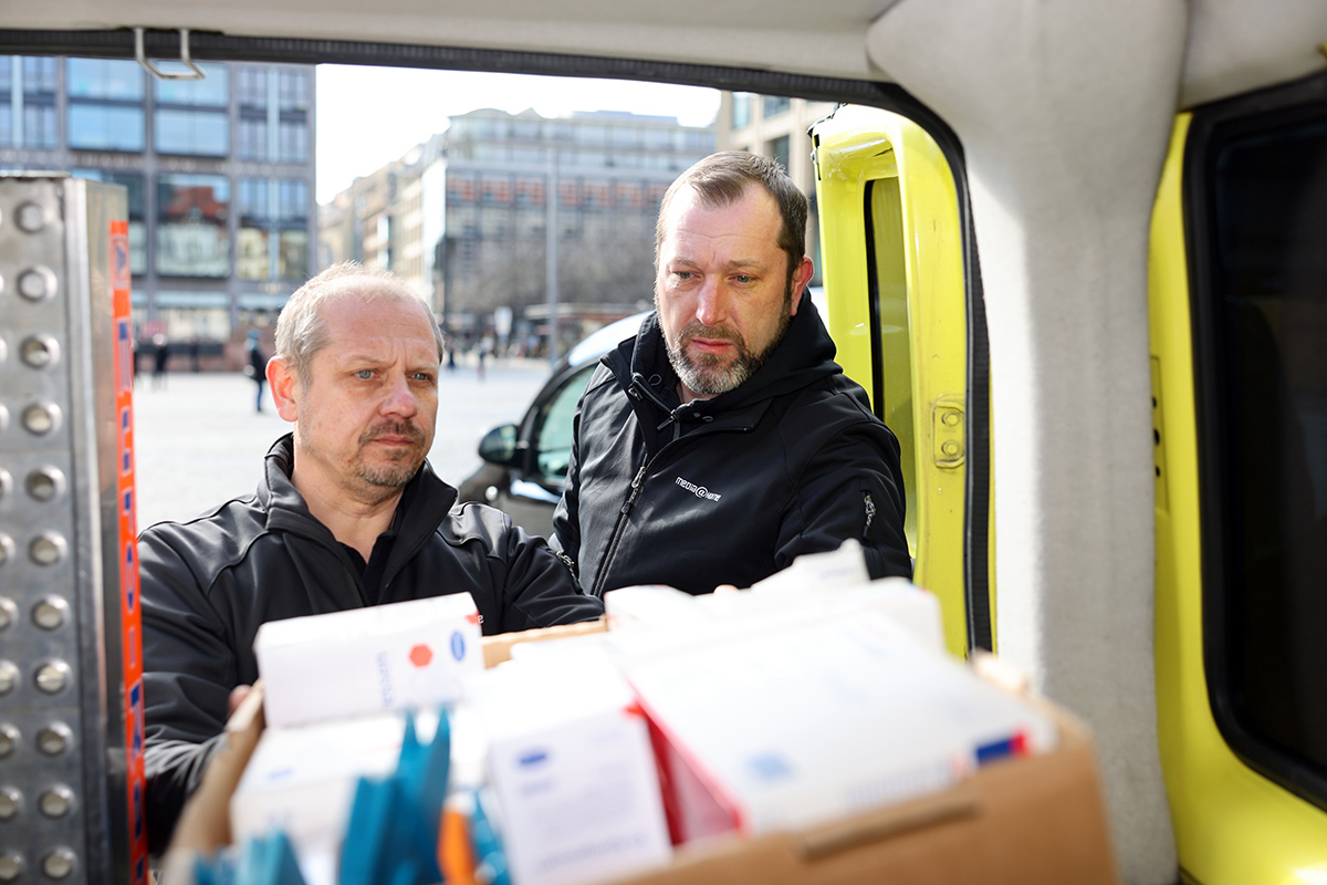 2022-03-Schoene-Leipzig-Spendenaktion-Krankenwagen-Ukraine-Abfahrt-11.jpg