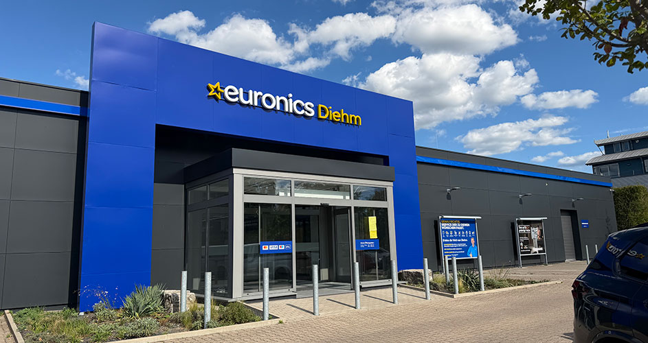 EURONICS Diehm in Elsenfeld - Fassade seitlich. EURONICS Diehm in Elsenfeld - Fassade seitlich.