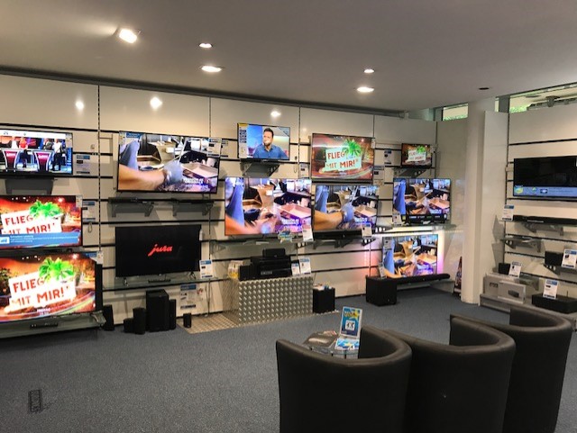 TV_Wand.jpg