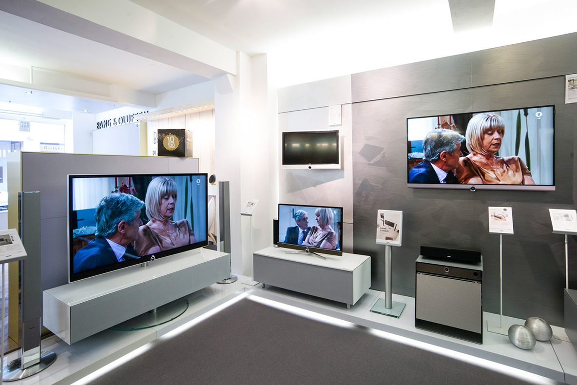 Spectral Möbel und Loewe Ausstellung Spectral Möbel und Loewe Ausstellung