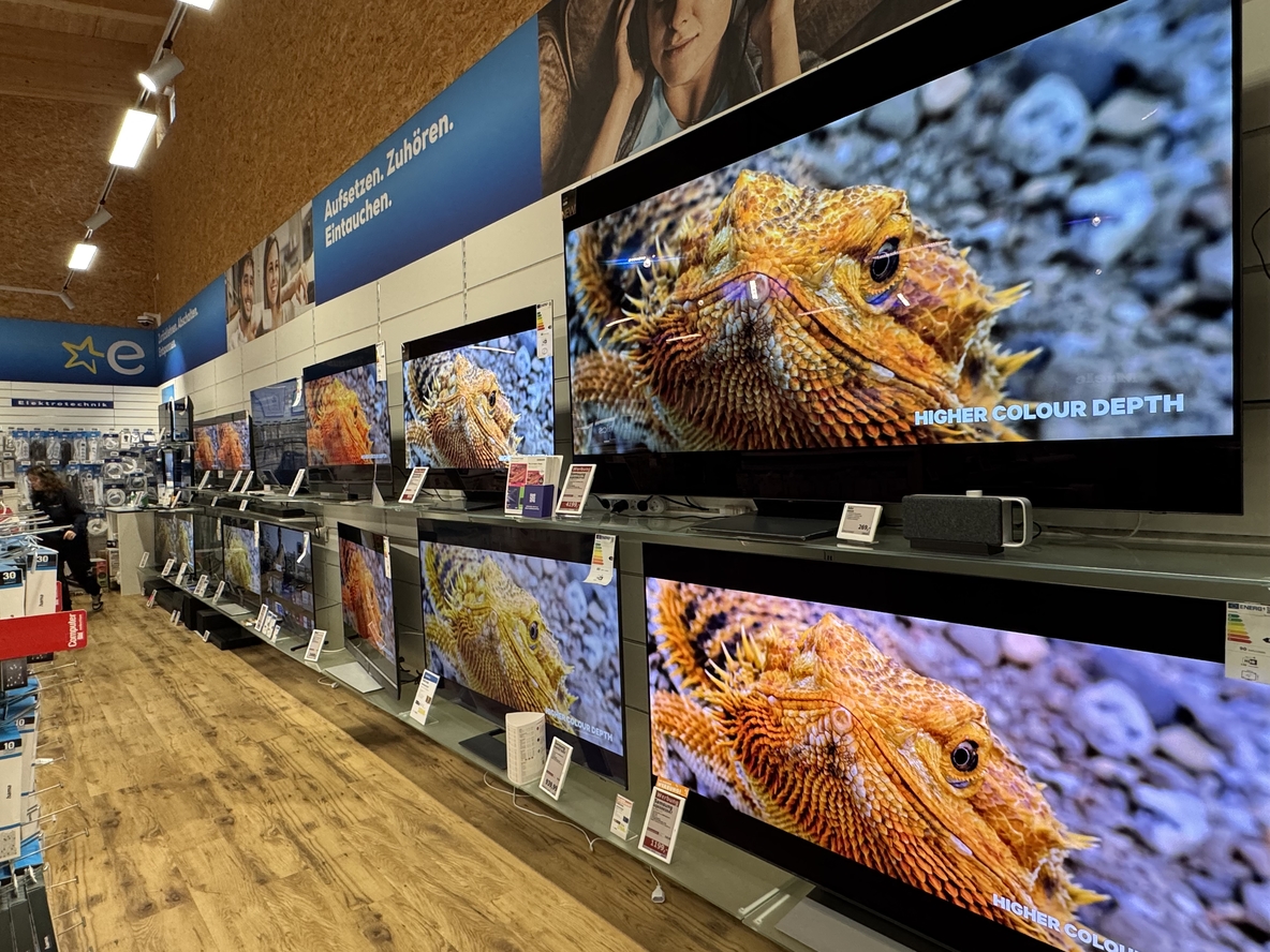 Geschaeft_TV_Wand.jpeg