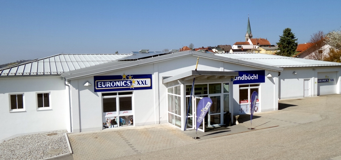 Außenansicht des Euronics Lindbüchl Geschäftsgebäudes in Tittling. Außenansicht des Euronics Lindbüchl Geschäftsgebäudes in Tittling.