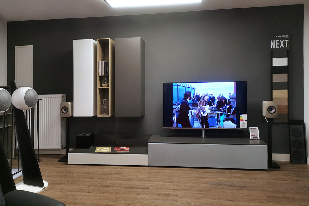 2023-03-Beisler-Hoesbach-TV-Panasonic-Spectral-KEF-Cabasse.jpg