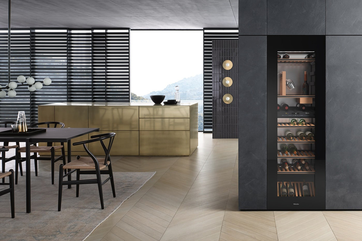 2017-Conrad-Ulm-Miele-Weinschrank.jpg