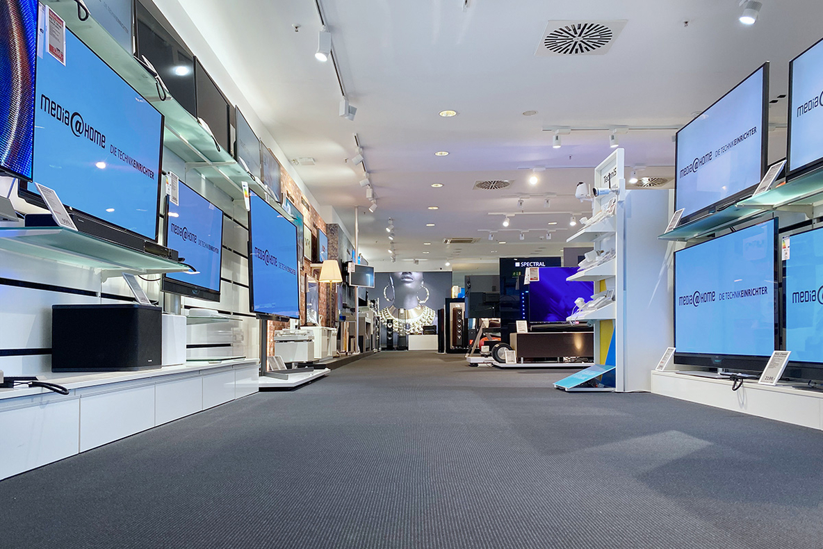 2022-03-BS-Wuntke-Berlin-POS-Innen-TV-Studio.jpg