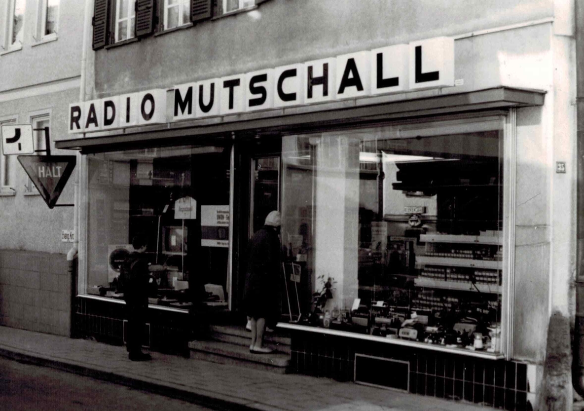Radio_Mutschall_Hauptstr._35_von_rechts.jpg
