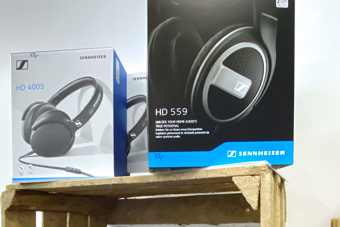 Wendorff-Harrislee-POS-HiFi-Sennheiser-Kopfhoerer-HD-400s-HD-559-8904.jpg