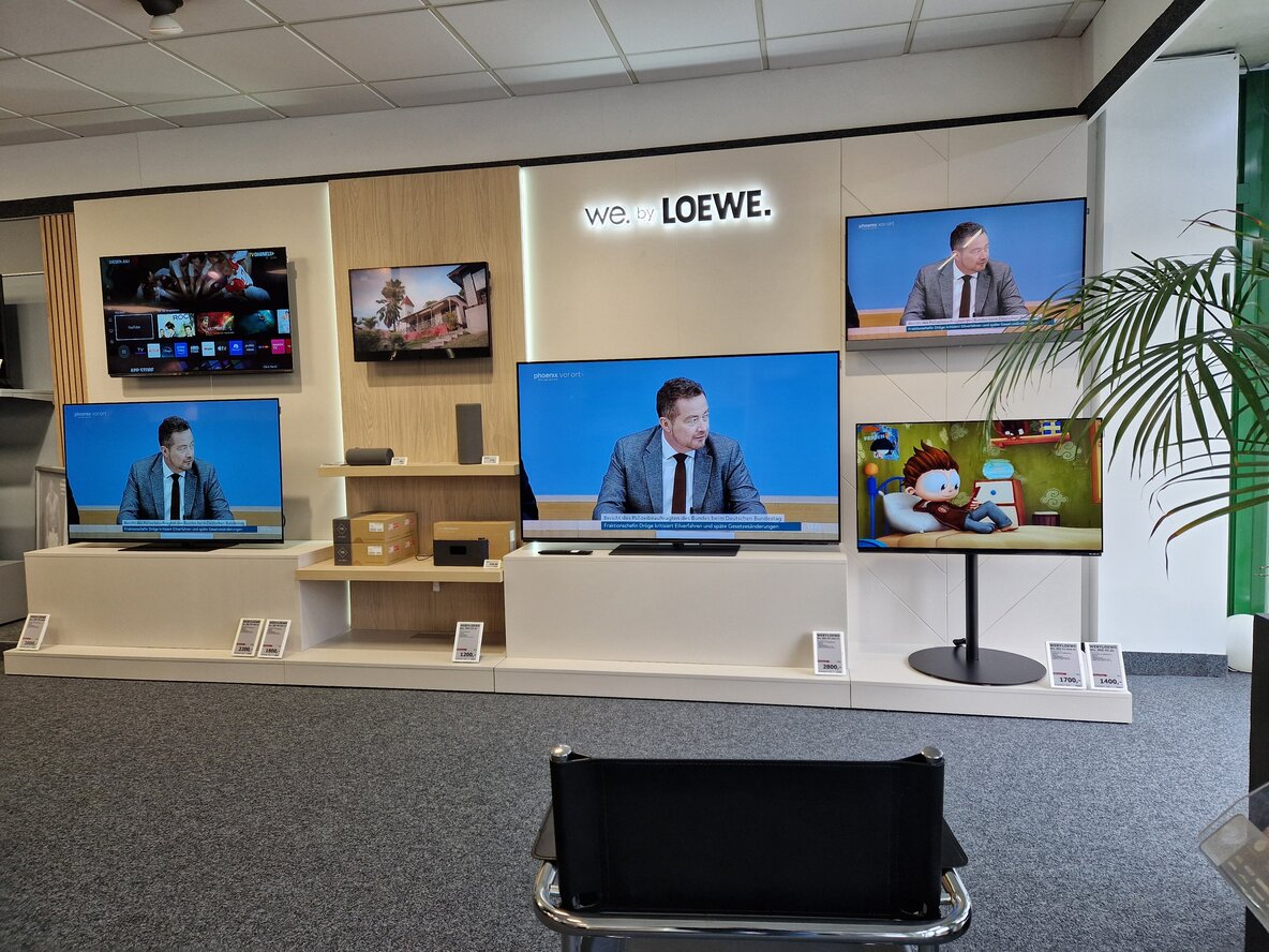 WeByLoewe_Demowand.jpg