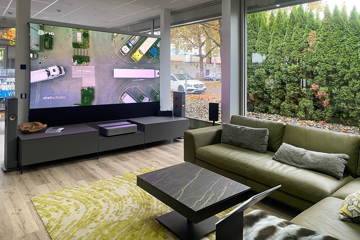 2023-11-BS-Eberwein-Heilbronn-POS-Innen-Home-Cinema.jpg