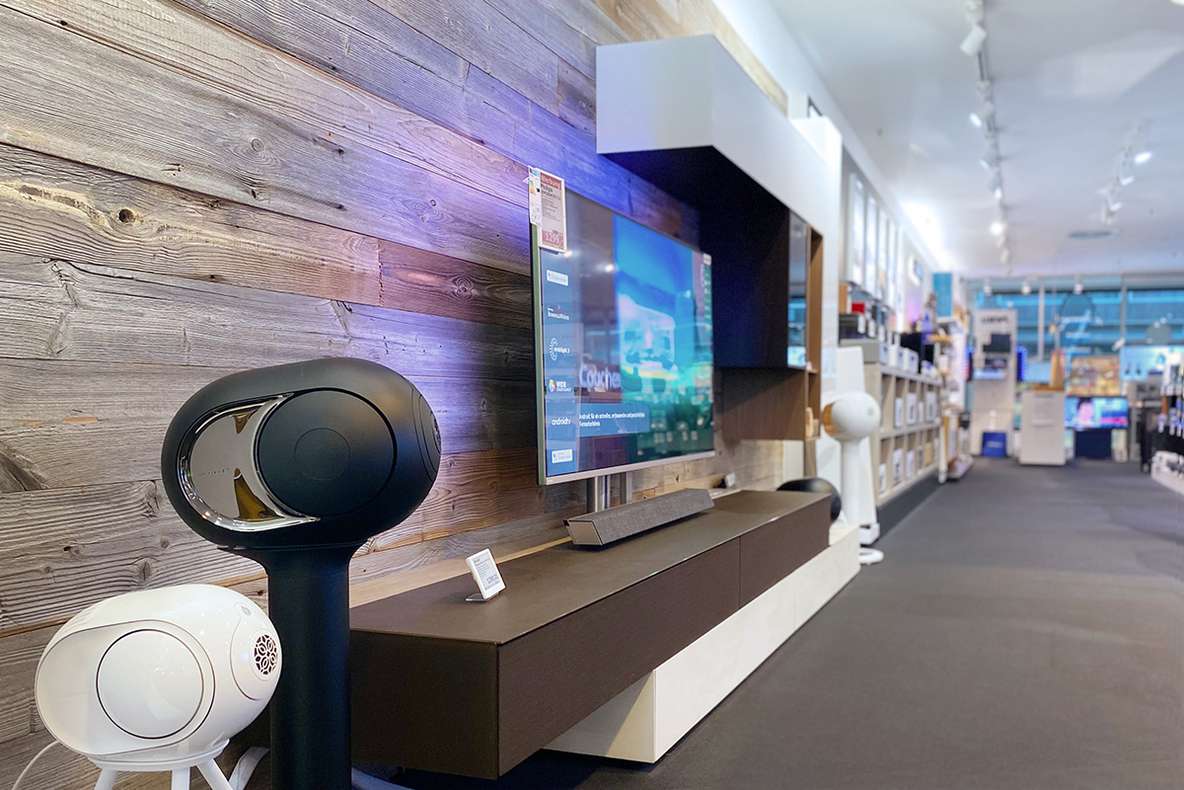 2022-03-BS-Wuntke-Berlin-POS-Innen-Philips-TV-Spectral-TV-Moebel.jpg