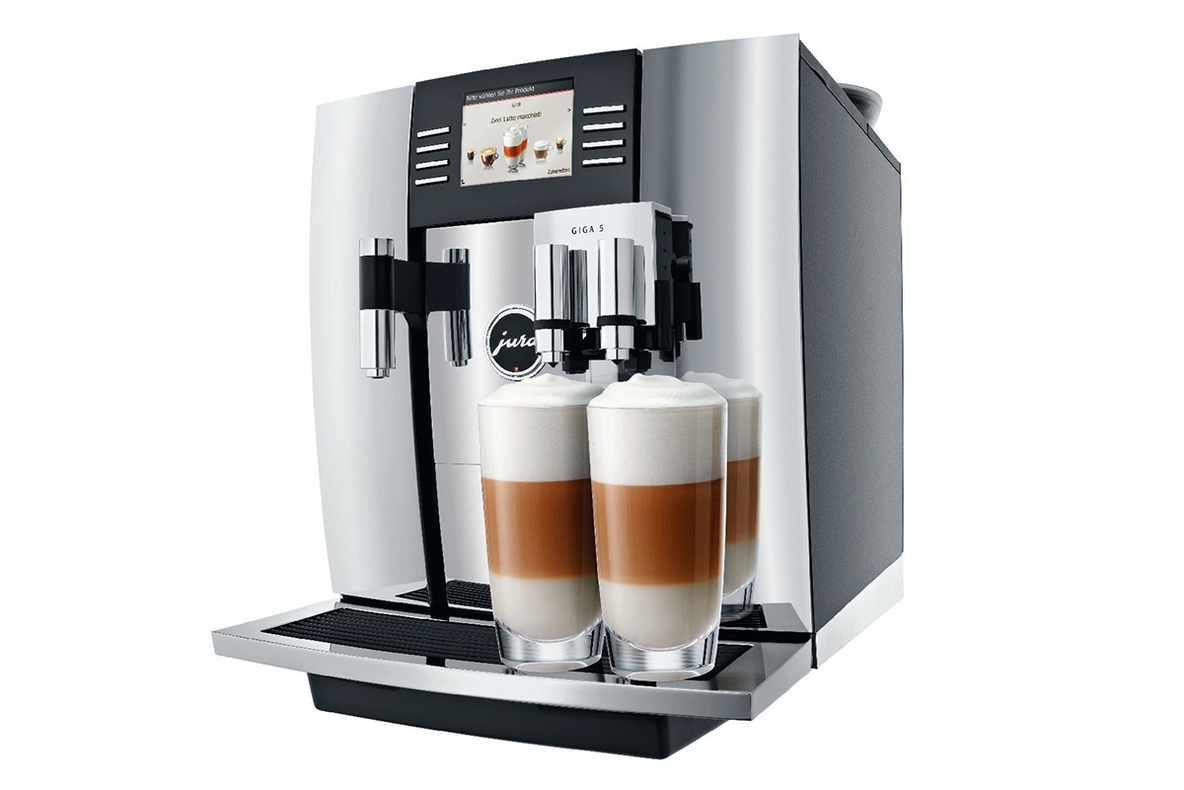 2025-10-Conrad-Ulm-Kaffeeautomat-Jura-Giga5-chrom.jpg