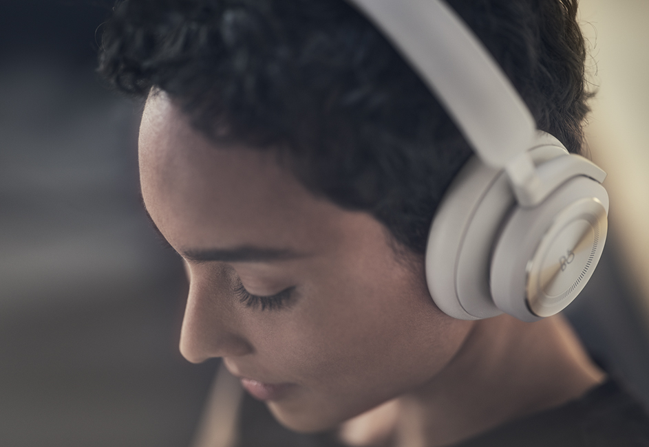 euronics-mw-bangolufsen-buehne-beoplay_hx.jpg
