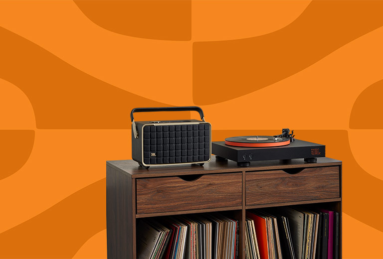 Home Audio Geräte von JBL: Plattenspieler, DAB-Radios uvm.