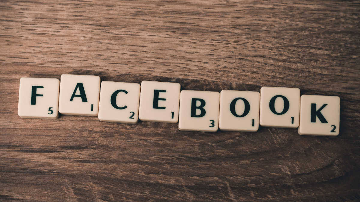 Facebook-Button_V2.jpg