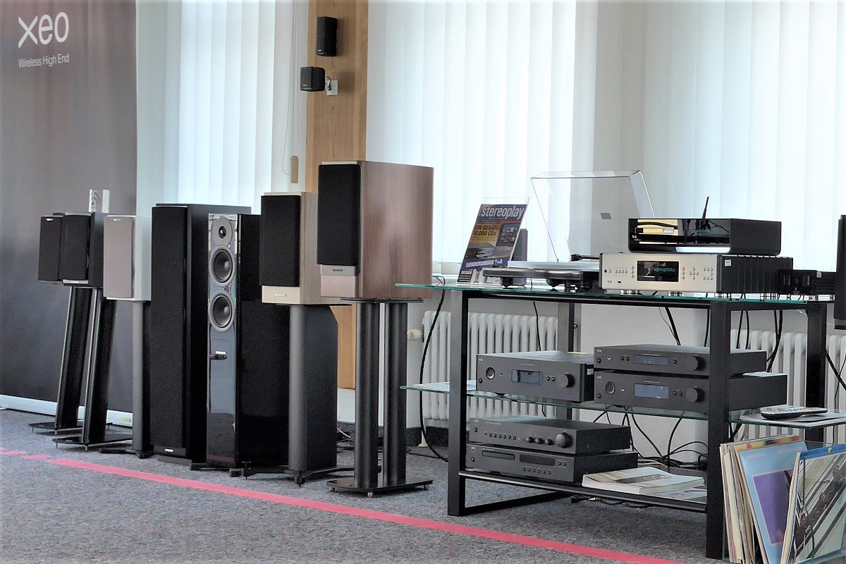 Musik authentisch bei uns erleben mit namhaften Hifi Herstellern wie Yamaha, Dynaudio, T+A, NAD und Projekt Plattenspielern.