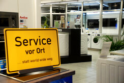 Ausstellung_Service_unscharf.jpg