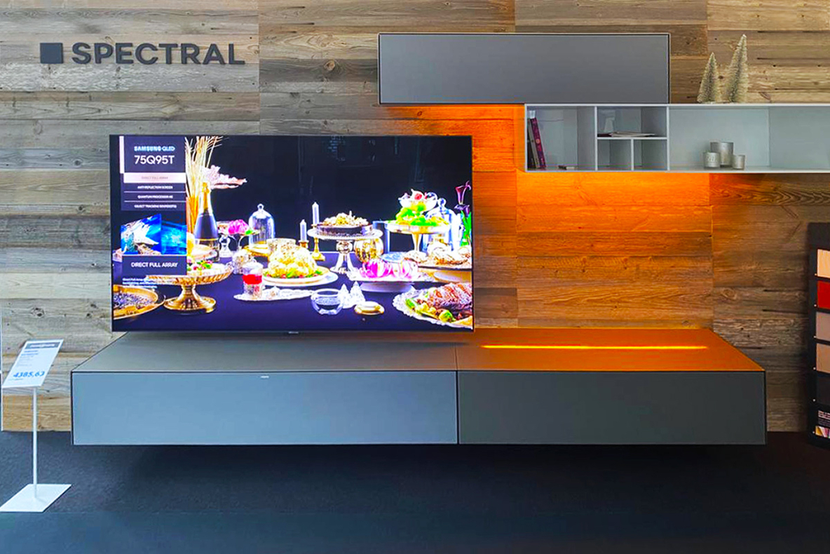 2021-11-tuex-eppingen-qled-tv-samsung-spectral-1.jpg