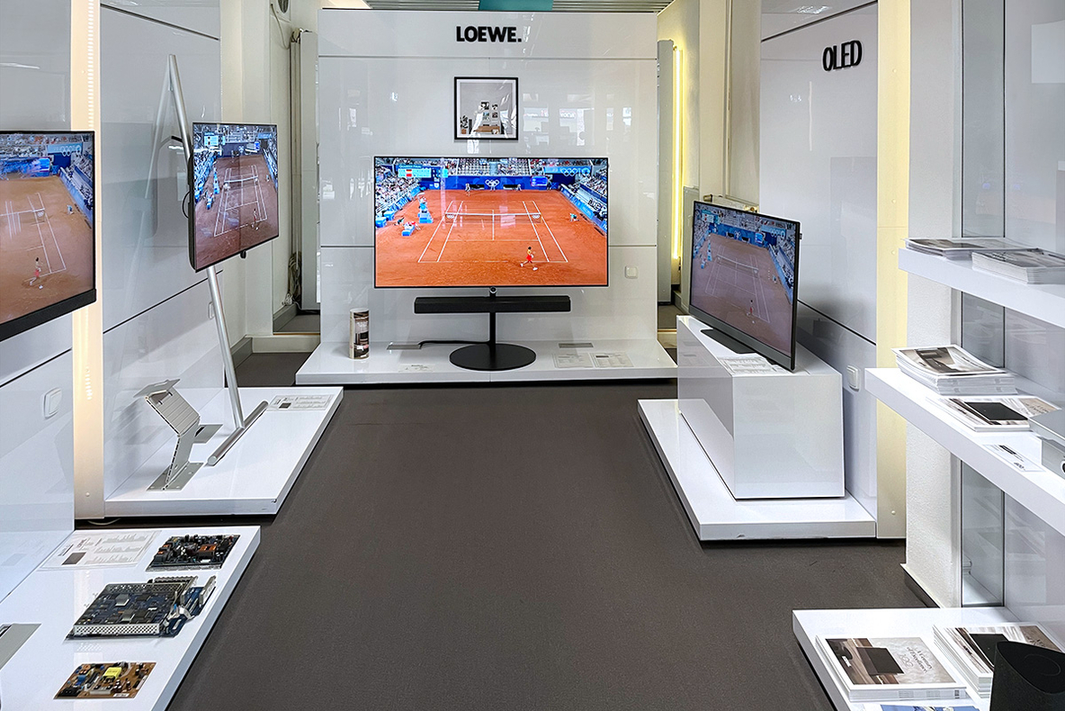 2024-09-Bellut-Buchholz-POS-Loewe-Galerie-1.jpg