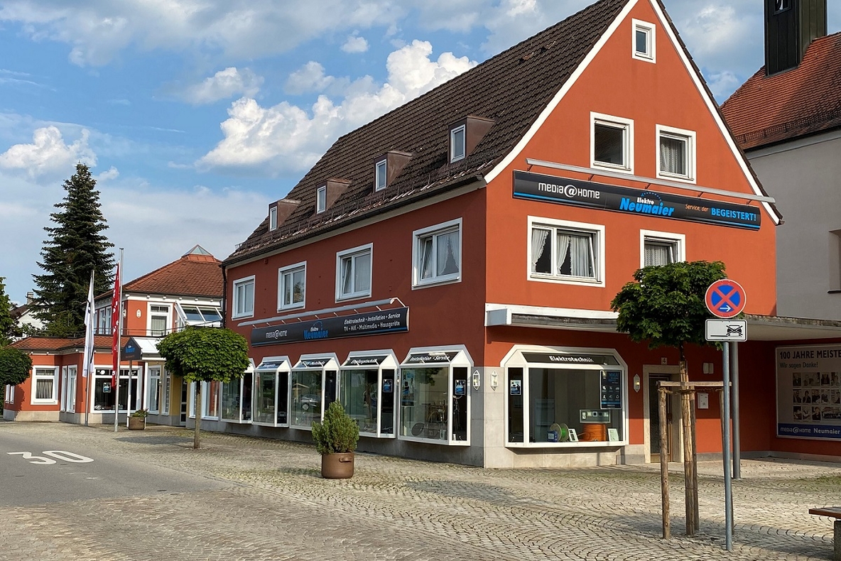 Neumaier_Geschaeft_aussen_kl1200800.jpg