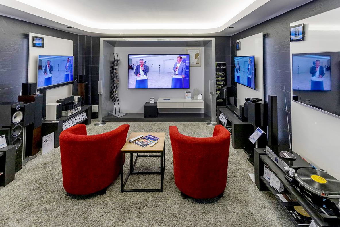 2021-BS-Pohl-Cottbus-POS-innen-Heimkino-TV-HiFi-Plattenspieler.jpg