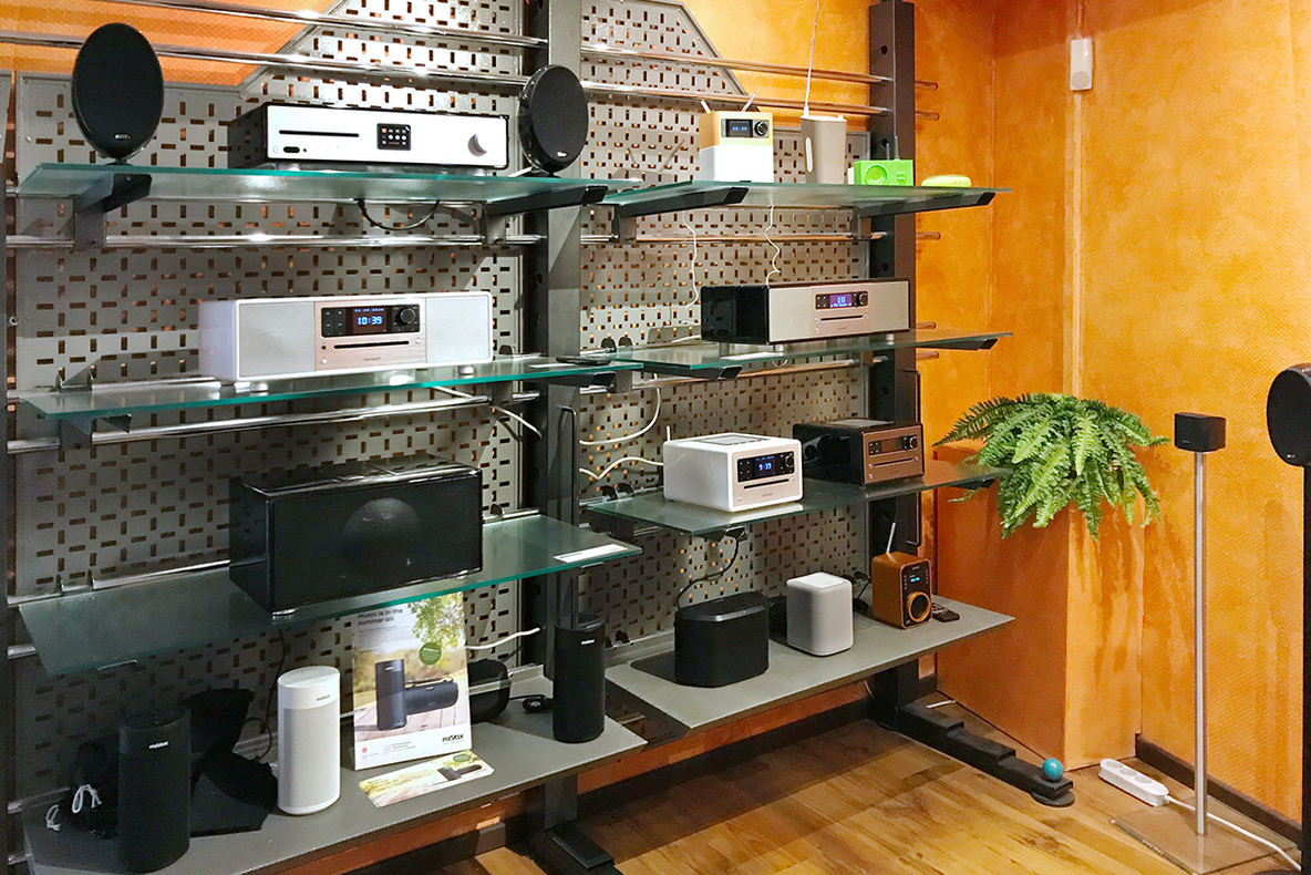 2021-10-Bellut-Buchholz-POS-innen-audio-revox-sonoro.jpg
