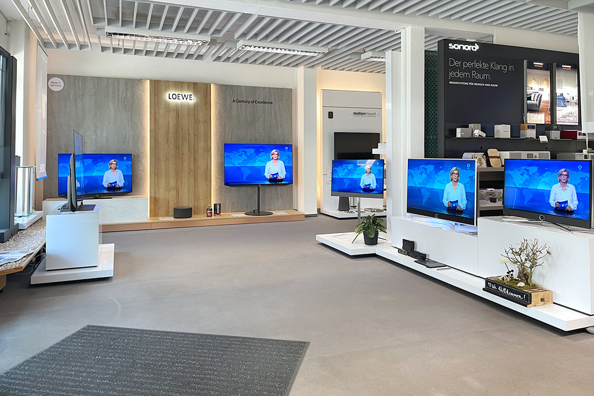 2024-09-Bellut-Buchholz-POS-Loewe-Galerie-3.jpg