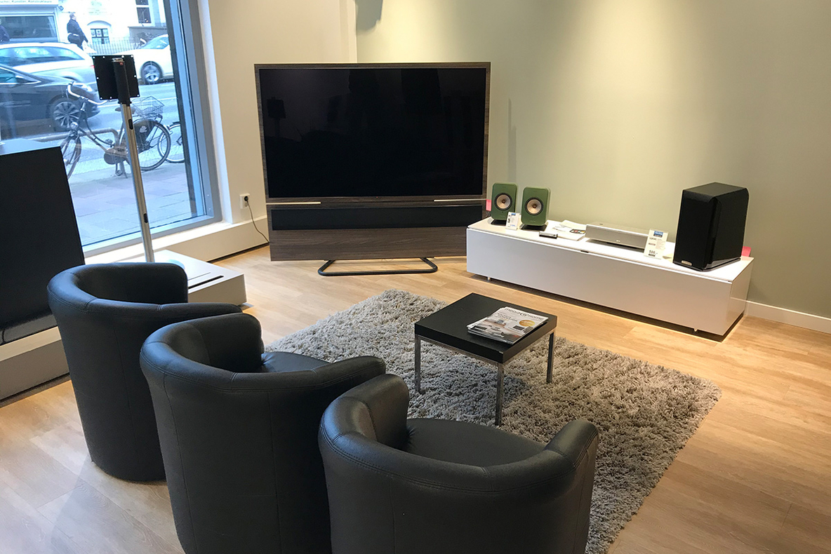 215647-Sterling_-Hamburg-12.jpg