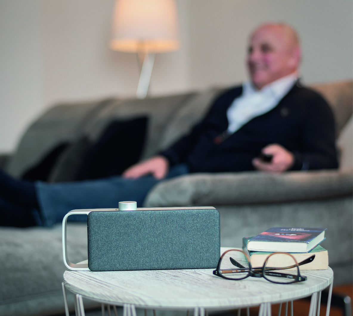 TV-besser-verstehen-5-TV-Sound-fuer-aeltere-Menschen-Faller-Audio-Oscar.jpg