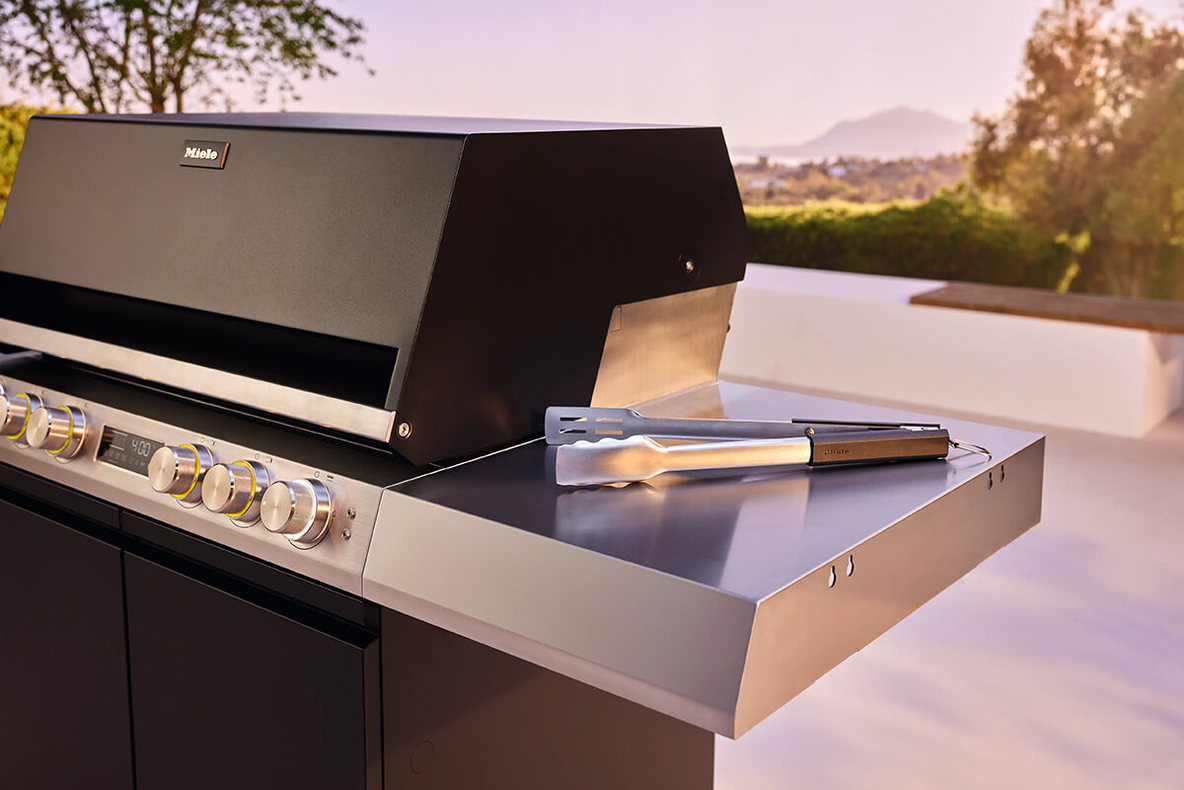 Miele-Dreams-Outdoor-Kueche-Tisch-Modul.jpg
