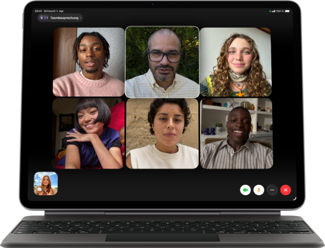 iPad Air, befestigt am Magic Keyboard, Schwarz, Gruppen FaceTime Anruf auf dem Display