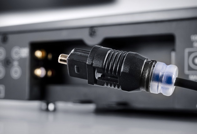euronics_mw_canton_homecine_stecker.jpg