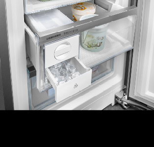 //image.euronics.de/fileadmin/medien/ZENTRALE/Markenwelt/Liebherr/Update_07-2024/Startseite/euronics-mw-liebherr-startseite-kacheln_eis_easy-tiwst-ice.jpg