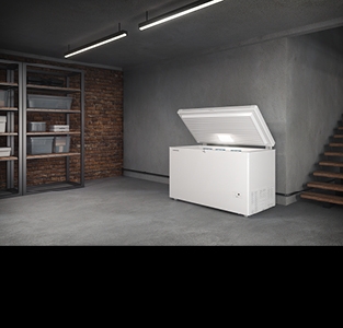 //image.euronics.de/fileadmin/medien/ZENTRALE/Markenwelt/Liebherr/Update_07-2024/Startseite/euronics-mw-liebherr-startseite-kacheln_standgeraete_truhen.jpg