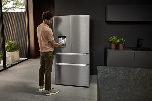 euronics-mw-bild-frenchdoor-water-ice_mobile.jpg