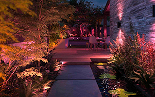 euronics_mw_philips-hue_startseite_kachel_aussenleuchten.png
