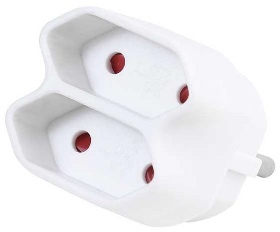 A 2 W Steckdosenadapter weiß