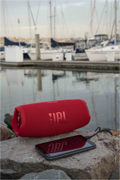 JBL Charge 5 Bluetooth-Lautsprecher rot | EURONICS