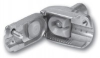 IEC-Winkelstecker geschraubt