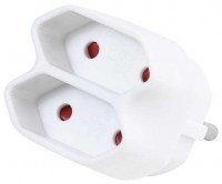 A 2 W Steckdosenadapter weiß