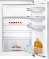 MKK088LF2A Einbau-Kühlschrank mit Gefrierfach bestehend aus KIL18NFF0 + KSZGGM00 Butterdose weiß