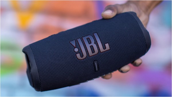 JBL Charge 5 Bluetooth-Lautsprecher blau | EURONICS